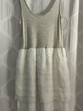 Women’s Scoop Neck Layered Tulle Dress in Heather Gray and White Medium